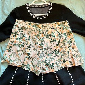 Forever 21 Contemporary Floral Print Ruffle Hem Culottes shorts _ M